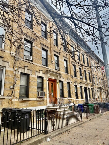 Primary Photo Of 2052 Gates Ave, Ridgewood Apartments For Sale