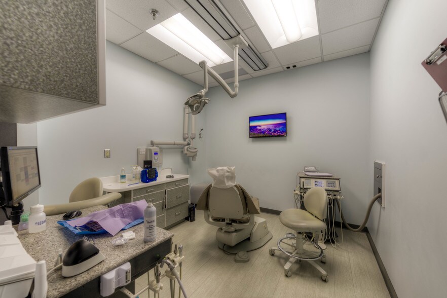 More Photos Of 1380 Duckwood Dr, Eagan Unknown For Lease