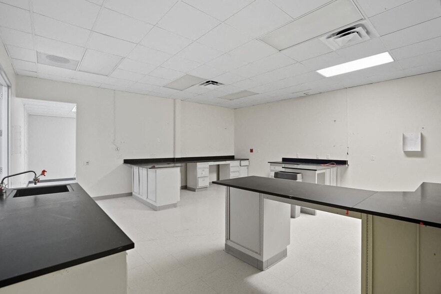 More Photos Of 4233 Technology Dr, Durham Research And Development For Lease