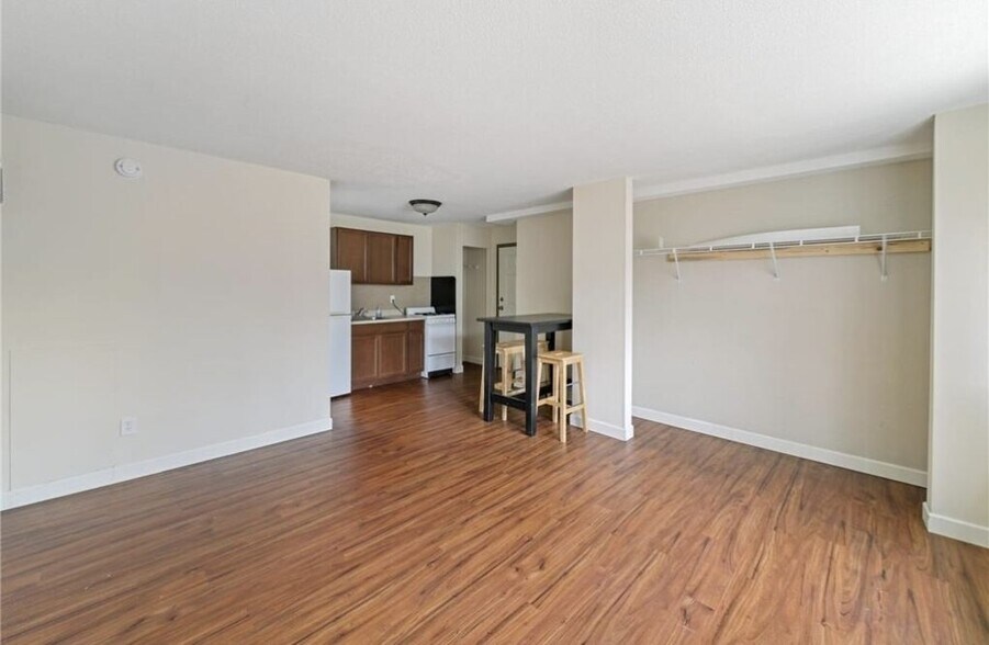 More Photos Of 1115 14th Ave SE, Minneapolis Apartments For Sale