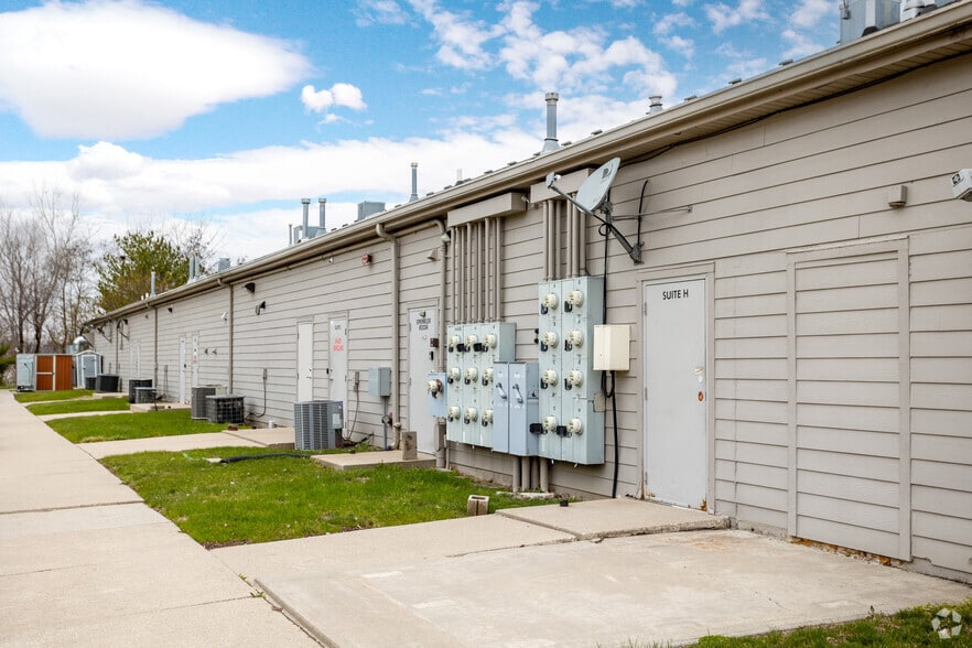 More Photos Of 3160 8th St SW, Altoona Unknown For Lease