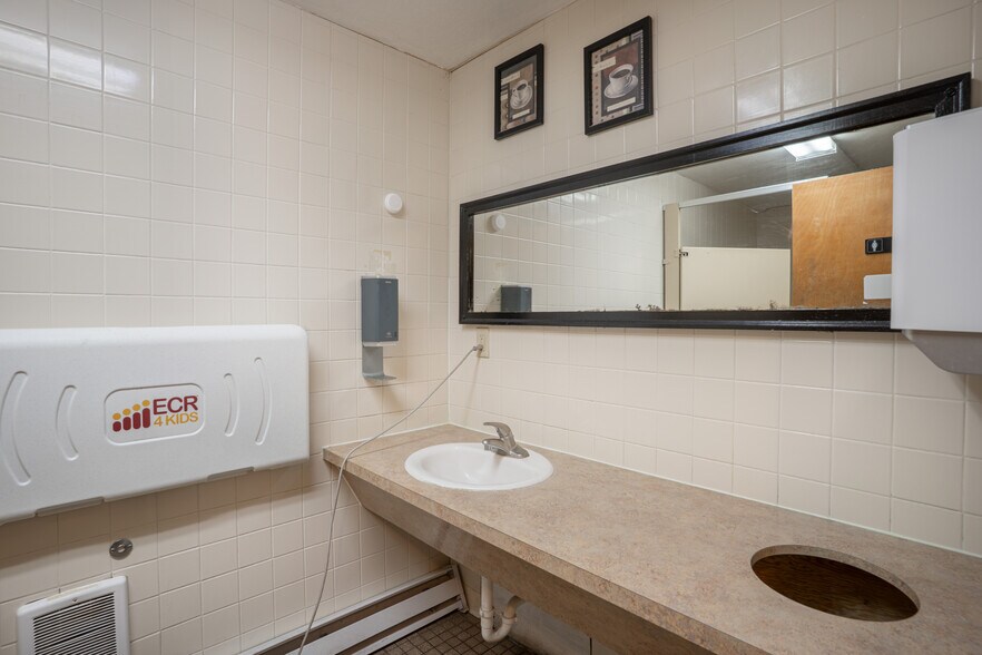 More Photos Of 545 Shoshone St S, Twin Falls Restaurant For Sale