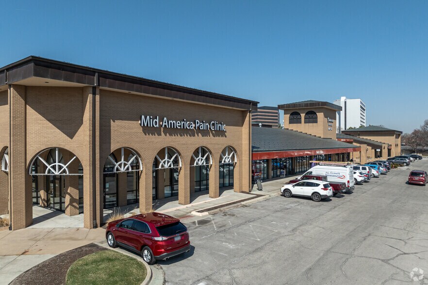 More Photos Of 7100 W College Blvd, Overland Park Storefront Retail Office For Lease