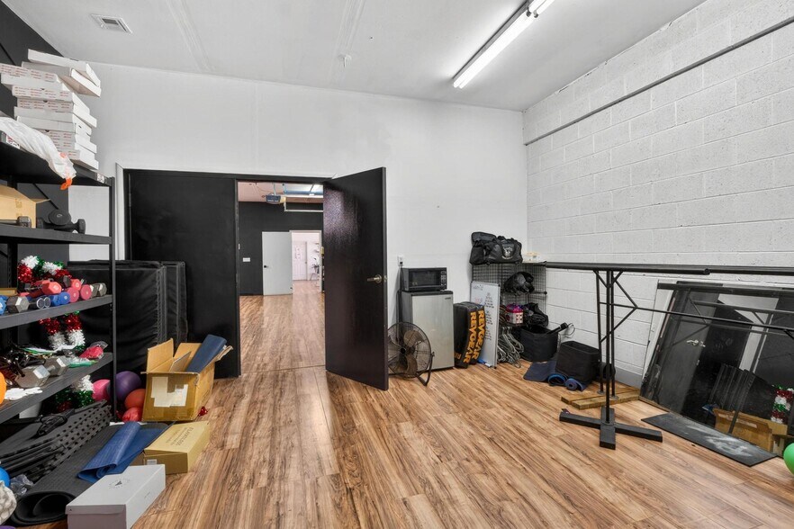 More Photos Of 75 N 200 W, Hurricane Freestanding For Sale
