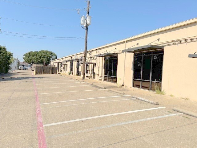 More Photos Of 11880 Greenville Ave, Dallas Office For Sale