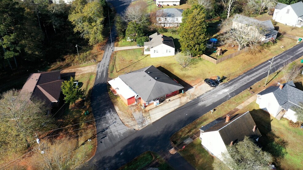 More Photos Of 247 Cannon Dr, Social Circle Restaurant For Sale