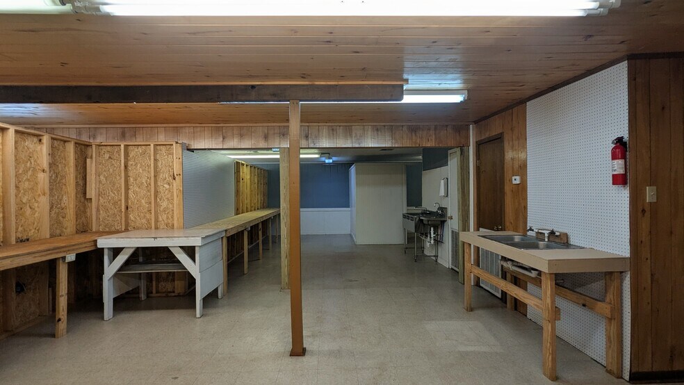 More Photos Of 5733 Highway 69 S, Kountze Freestanding For Sale