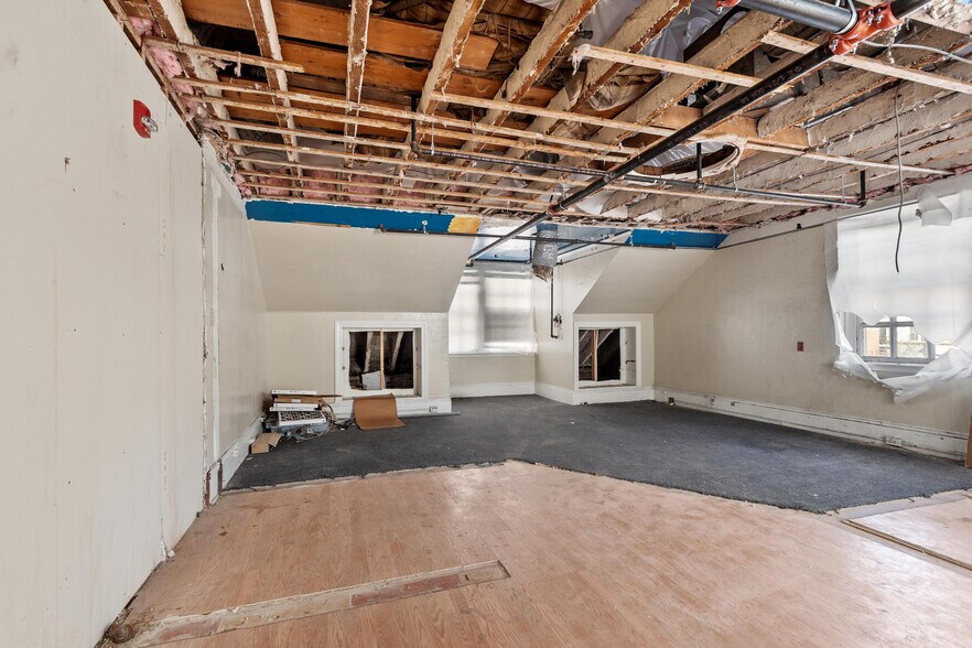 More Photos Of 172 Hanover St, Portsmouth Restaurant For Sale