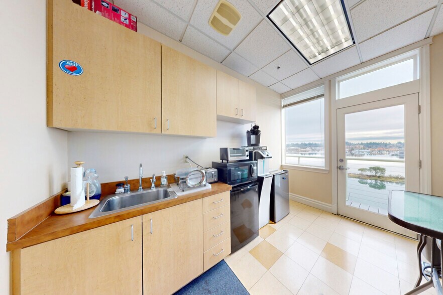 More Photos Of 324 W Bay Dr NW, Olympia Medical For Lease