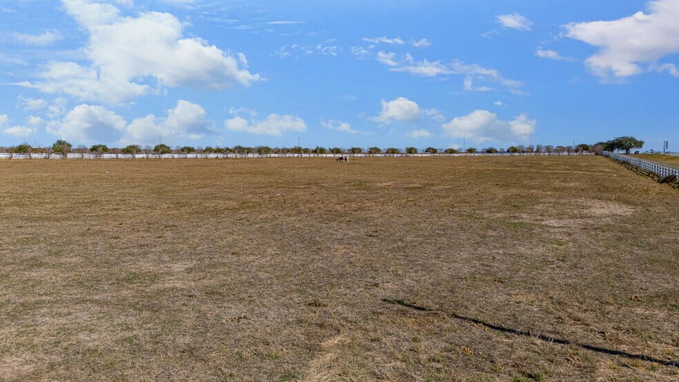 More Photos Of 7870 W Interstate 10, Seguin Land For Sale