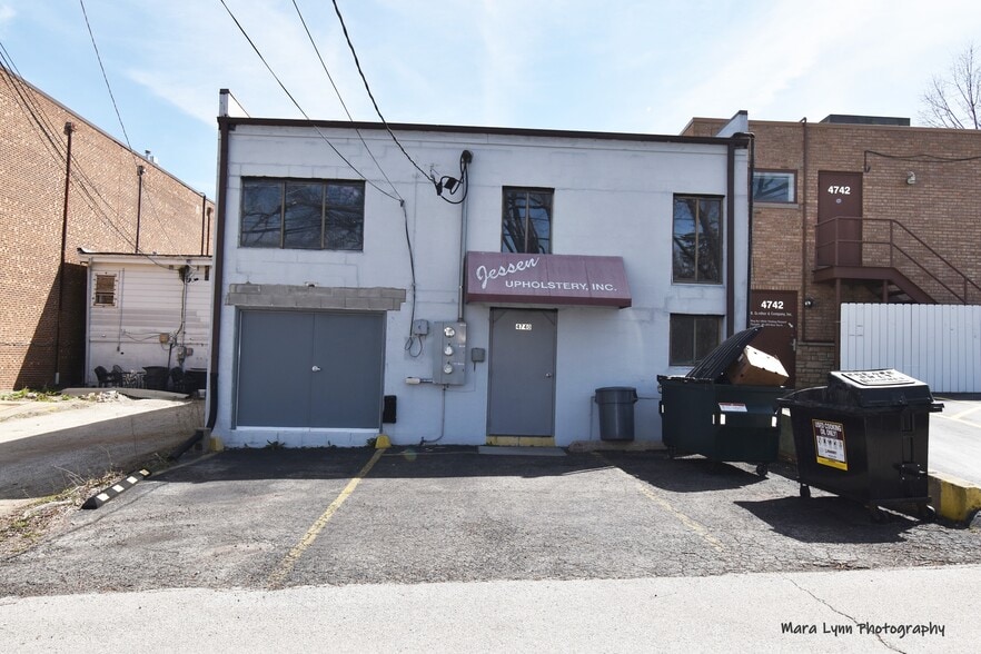 More Photos Of 4740 Main St, Lisle Storefront For Lease
