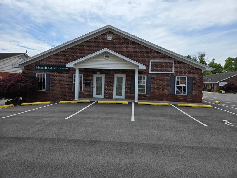 Primary Photo Of 941 W McClain Ave, Scottsburg Office For Lease