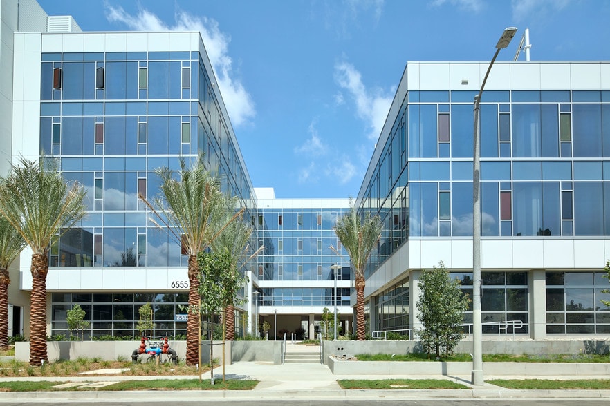 More Photos Of 959 Seward St, Los Angeles Office For Lease