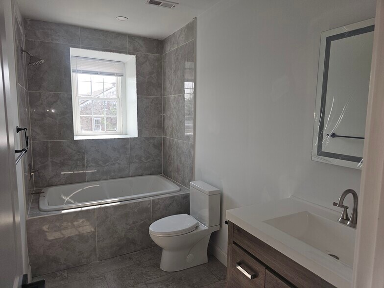 More Photos Of 2797 Egypt Rd, Audubon Storefront Retail Residential For Sale