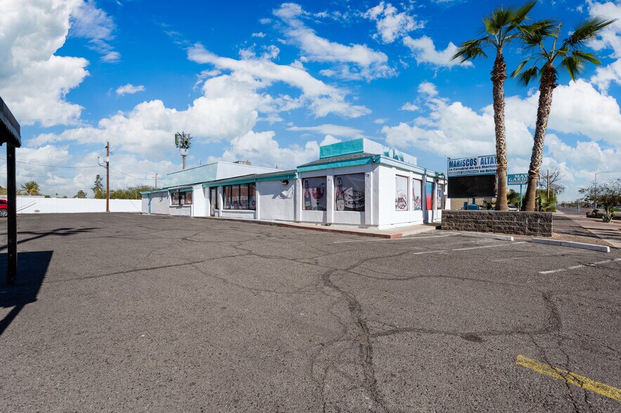 More Photos Of 5828 W Indian School Rd, Phoenix Restaurant For Sale