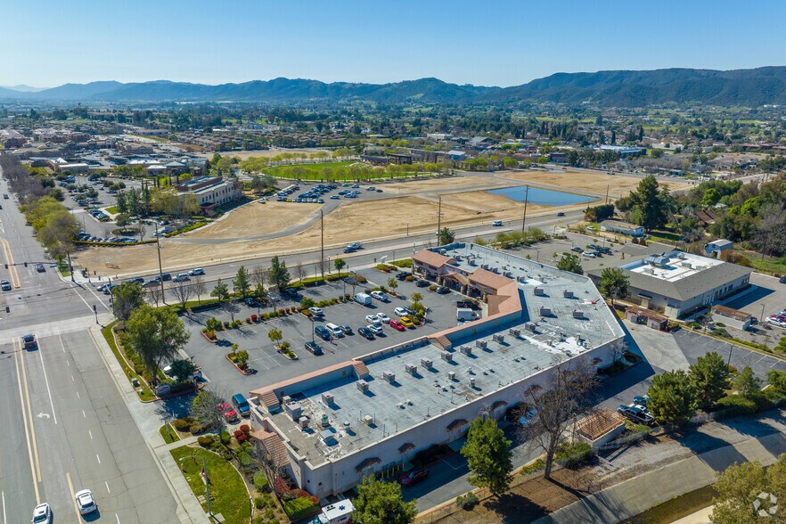 More Photos Of 41529-41539 Kalmia St, Murrieta Unknown For Lease