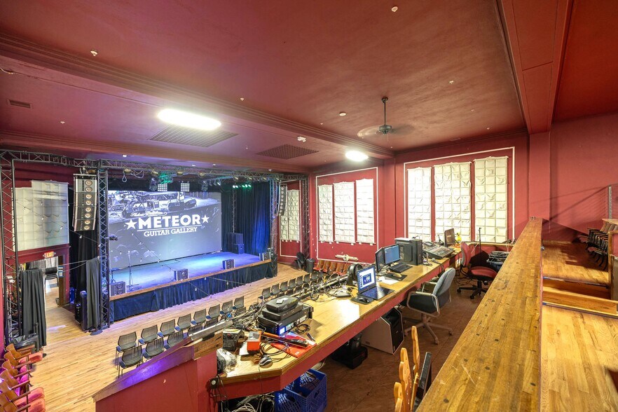 More Photos Of 128 W Central Ave, Bentonville Freestanding For Sale