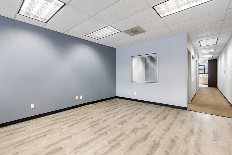 More Photos Of 28 N Los Robles Ave, Pasadena Office For Lease