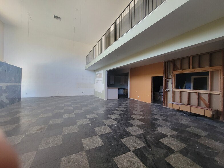 More Photos Of 2101 Pacific Coast Hwy, Lomita Storefront Retail Office For Lease