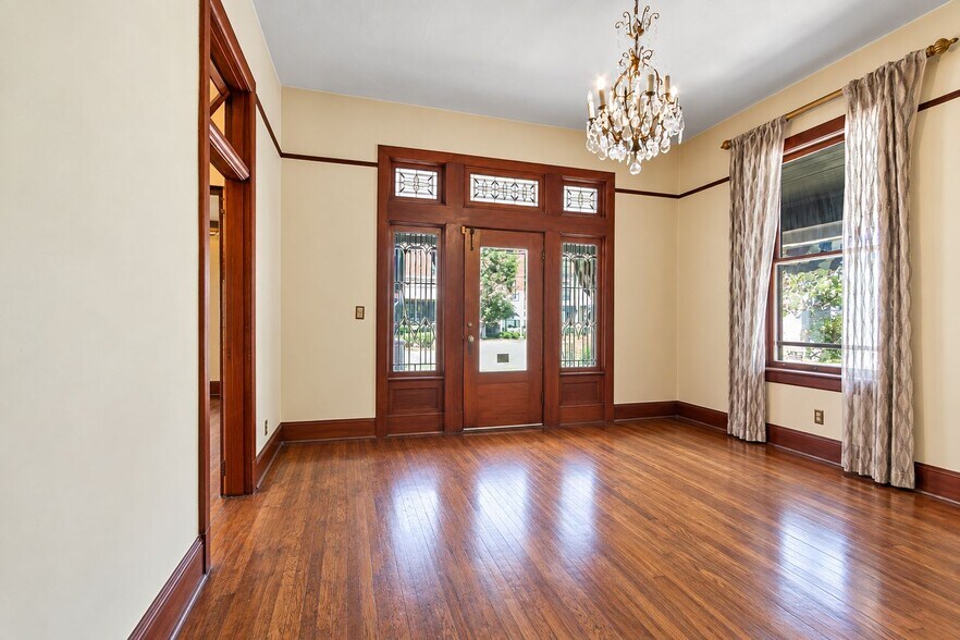 More Photos Of 2625 University Blvd, Tuscaloosa Office Residential For Sale