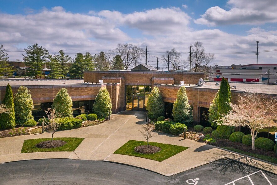 More Photos Of 11492 Bluegrass Pky, Louisville Office For Lease