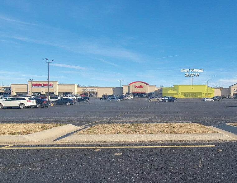 More Photos Of 1307 Southern Hills Ctr, West Plains General Retail For Lease