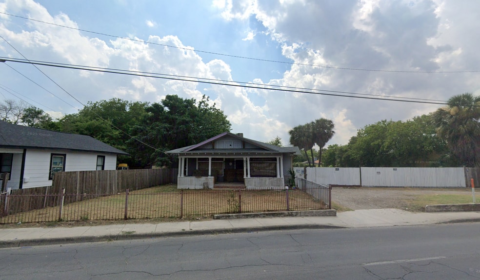Primary Photo Of 5311 S Flores St, San Antonio Freestanding For Sale