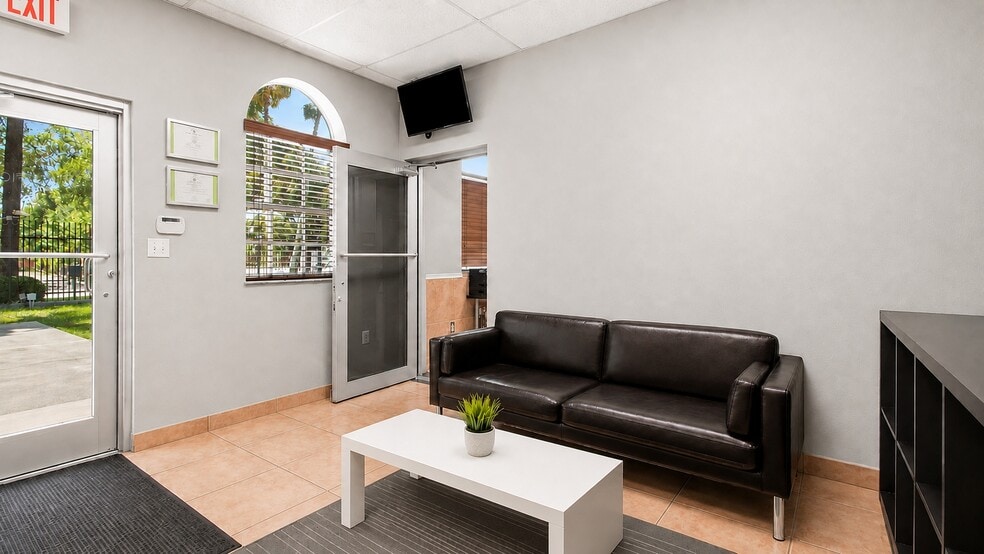 More Photos Of 14701 SW 137th St, Miami Light Distribution For Lease