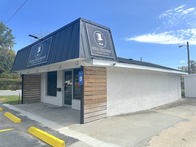 Primary Photo Of 1126 E Montgomery Cross Rd, Savannah Freestanding For Lease