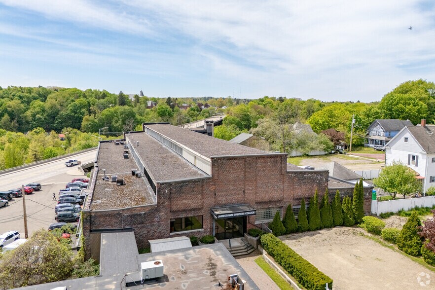 More Photos Of 560 W Third St, Jamestown Office For Lease