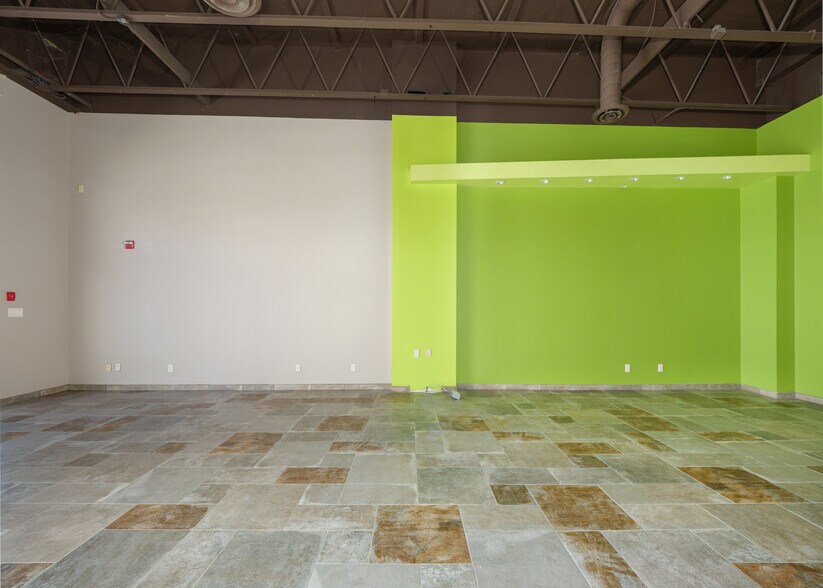 More Photos Of 755 W Washington St, Sequim General Retail For Lease