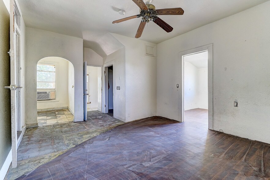 More Photos Of 2021 W Washington St, Phoenix Multifamily For Sale