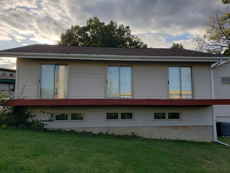 More Photos Of 2001 W Monroe St, Springfield Medical For Lease