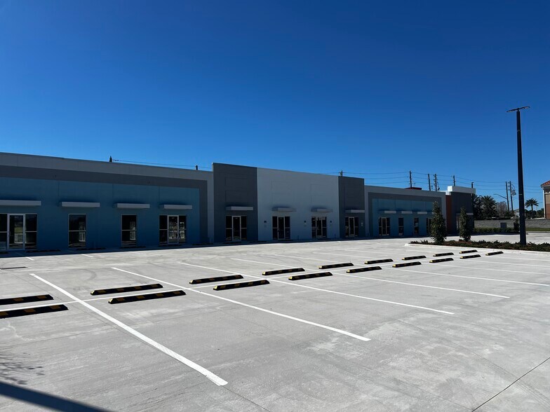 More Photos Of 9961 W Colonial Dr, Ocoee Medical For Lease