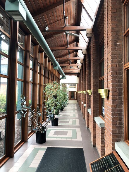 More Photos Of 151 New Park Ave, Hartford Office For Lease