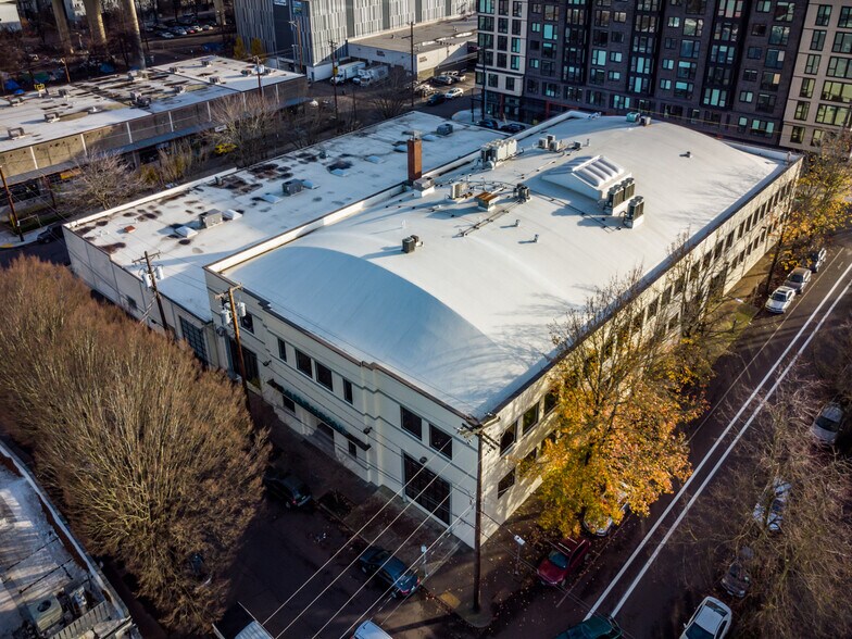 More Photos Of 1431 NW 17th Ave, Portland Unknown For Lease