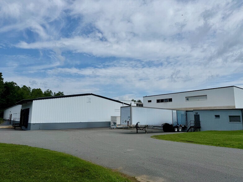 More Photos Of 59 Newburgh Rd, Hackettstown Manufacturing For Lease