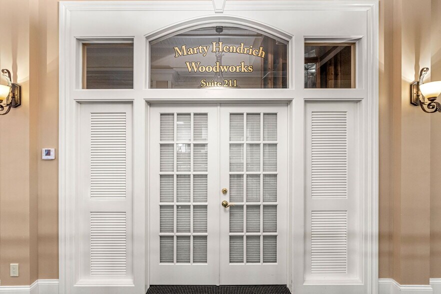 More Photos Of 222 Pearl St, New Albany Office Residential For Sale