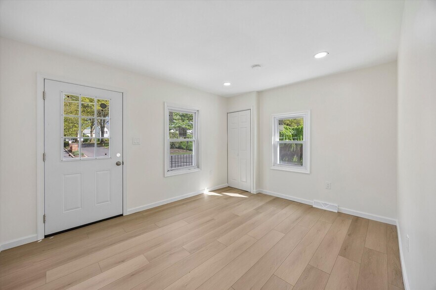 More Photos Of 102 Bristol Oxford Valley Rd, Langhorne Specialty For Lease