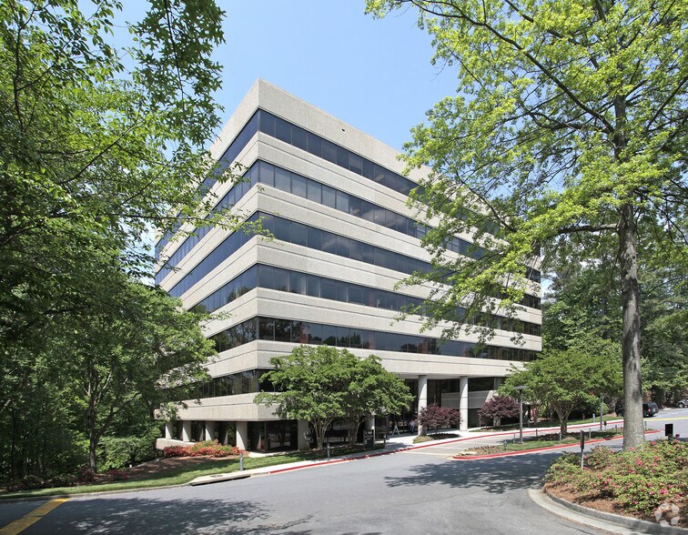 More Photos Of 500 Northridge Rd, Atlanta Office For Lease