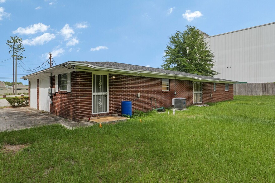 More Photos Of 2214 Dunn Ave, Jacksonville General Retail For Sale