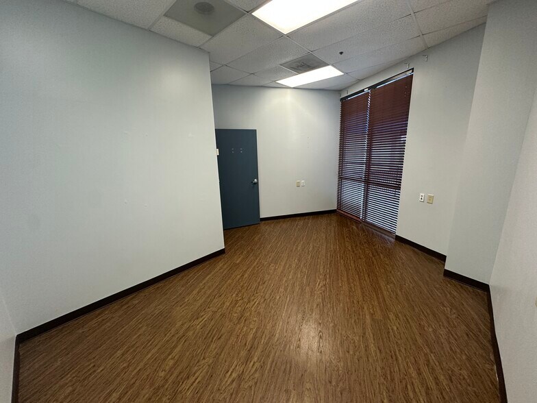 More Photos Of 7752-7756 Gateway Ln, Concord Medical For Lease