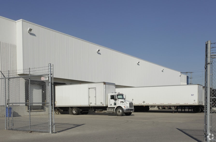 More Photos Of 8 Van Der Graaf Ct, Brampton Warehouse For Lease