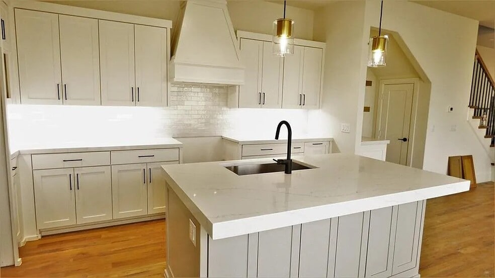 More Photos Of 5614 Anita St, Dallas Dormitory For Sale