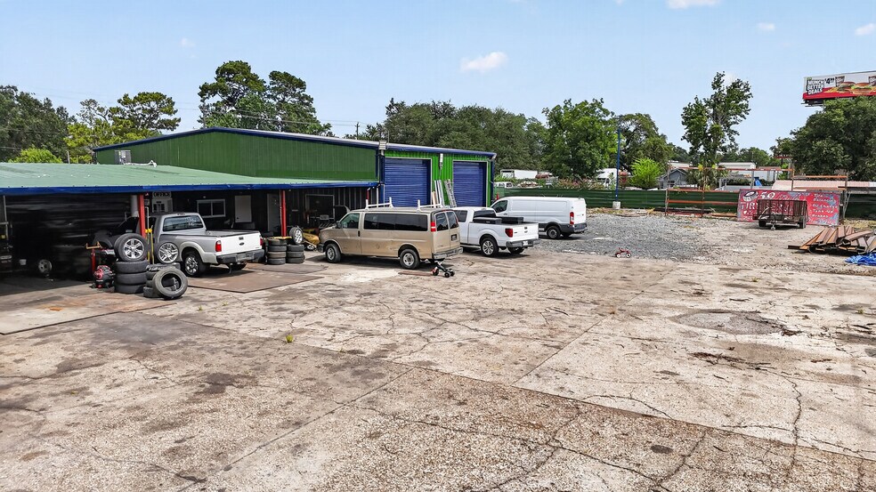 More Photos Of 9024 Eastex Fwy, Houston Auto Repair For Sale