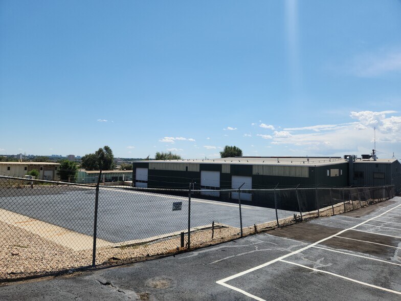 More Photos Of 3070 S Wyandot St, Englewood Warehouse For Lease