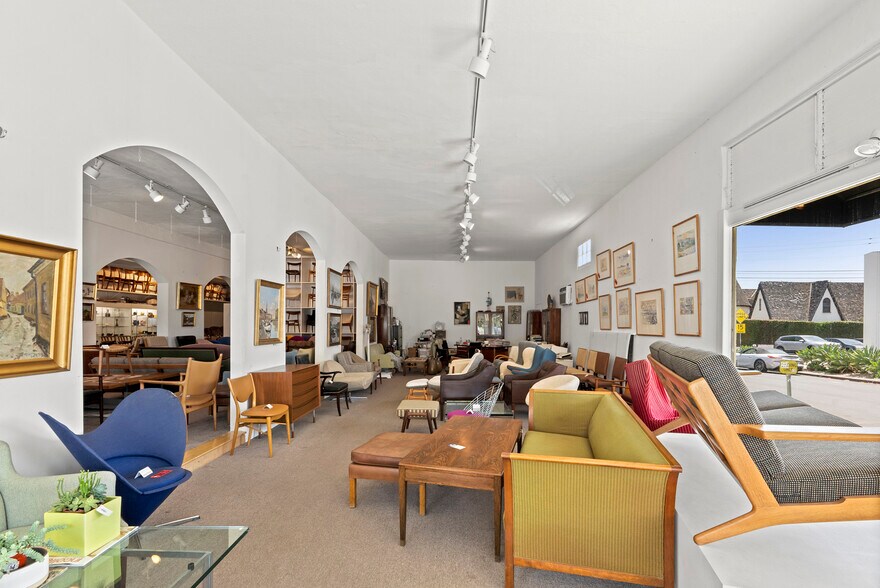 More Photos Of 7974-7976 Melrose Ave, Los Angeles Storefront For Sale