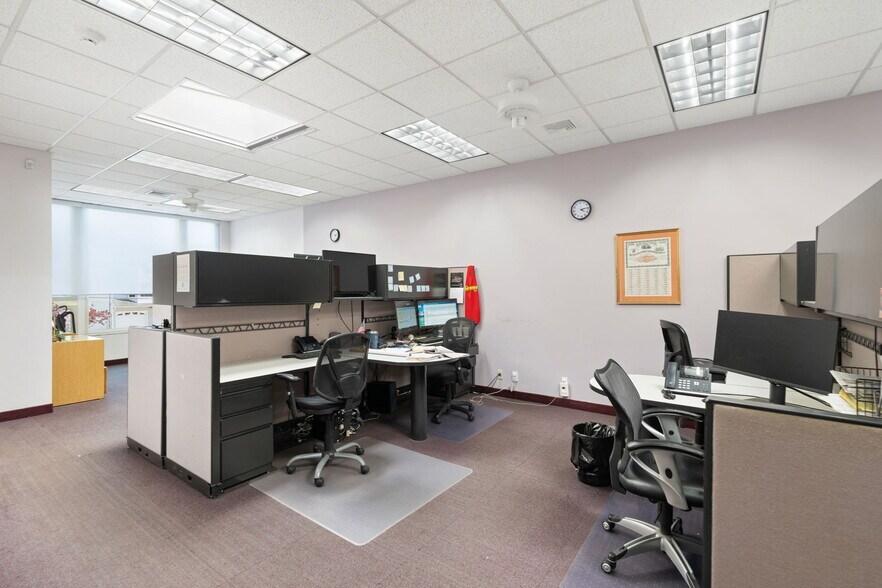 More Photos Of 1190 Hylan Blvd, Staten Island Office For Sale