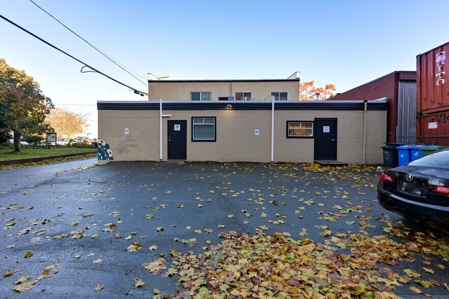 More Photos Of 941 Kings Rd, Victoria Office For Sale