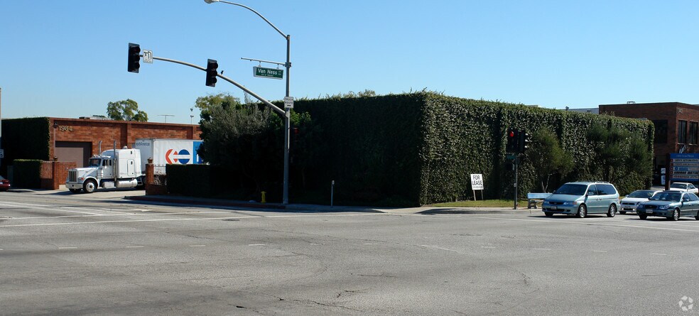 More Photos Of 1972-1996 W Del Amo Blvd, Torrance Warehouse For Lease